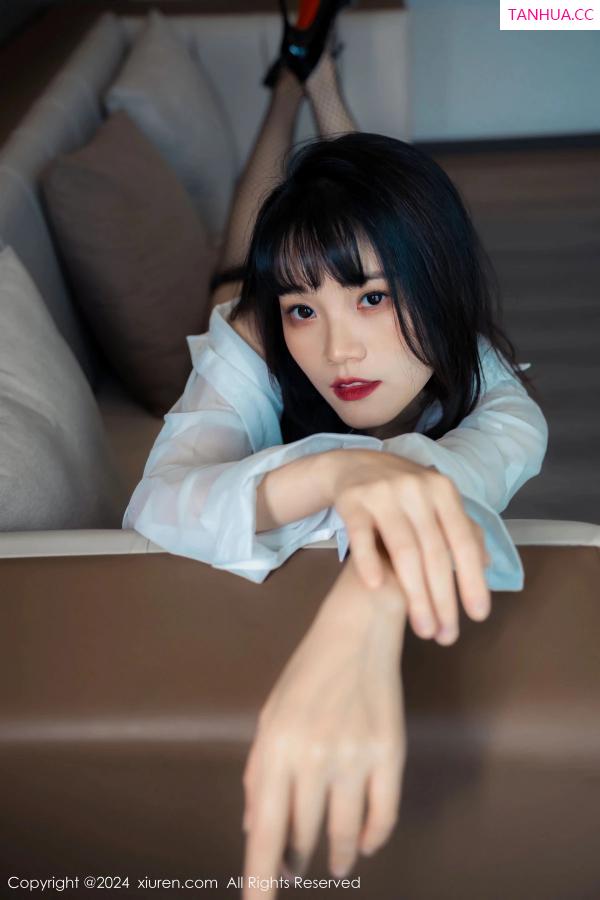   [XiuRen]高清写真图 2024.04.01 No.8320 唐安诺 黑丝美腿第83张图片